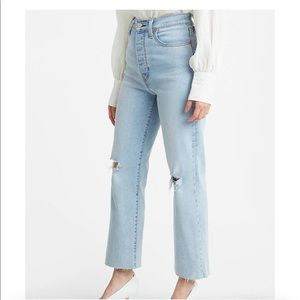 Levi’s Ribcage Straight ankle jeans